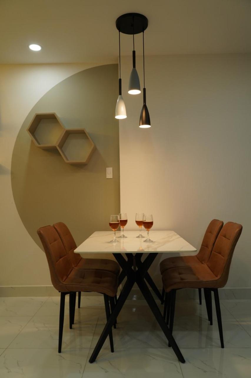 The Has 2 Bedrooms, 2 Bathrooms, 1 Kitchen, 1 Living Room, 1 Laundry Room, 1 Balcony, 1 Swimming Pool - District 7 * Ho Chi Minh City