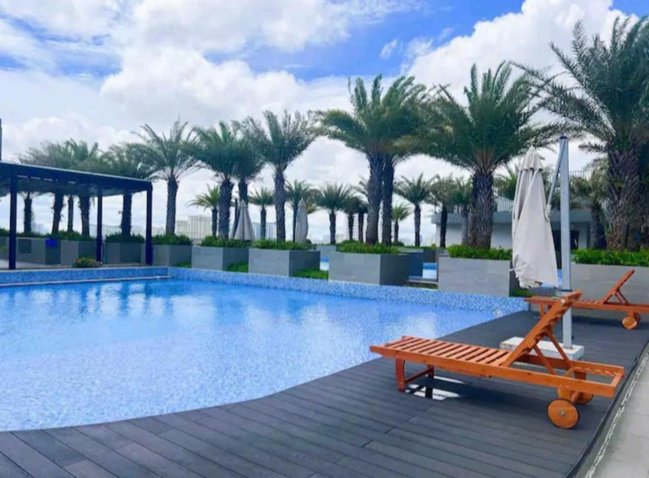 The Has 2 Bedrooms, 2 Bathrooms, 1 Kitchen, 1 Living Room, 1 Laundry Room, 1 Balcony, 1 Swimming Pool - District 7 Apartment Ho Chi Minh City