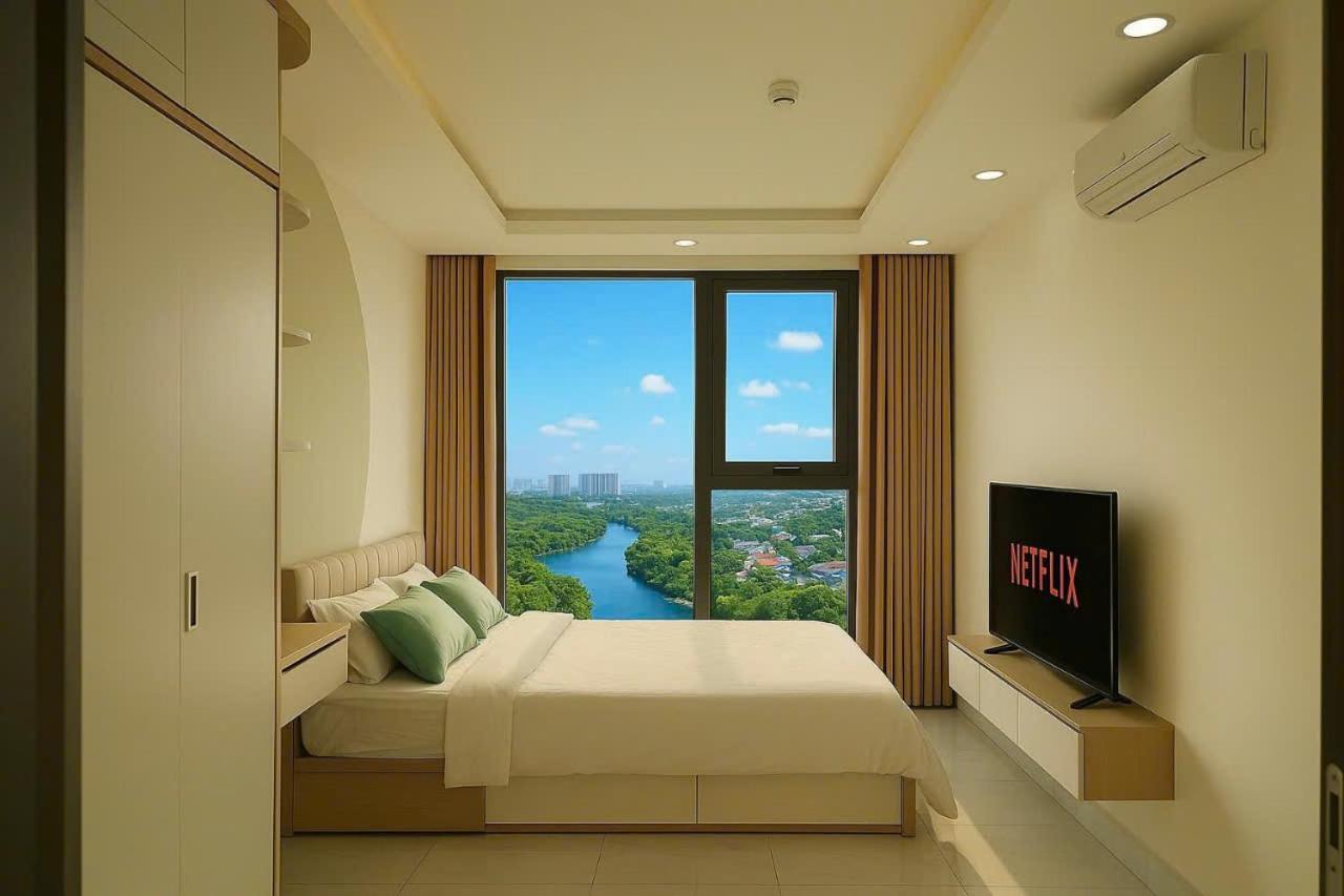 The Has 2 Bedrooms, 2 Bathrooms, 1 Kitchen, 1 Living Room, 1 Laundry Room, 1 Balcony, 1 Swimming Pool - District 7 * Ho Chi Minh City